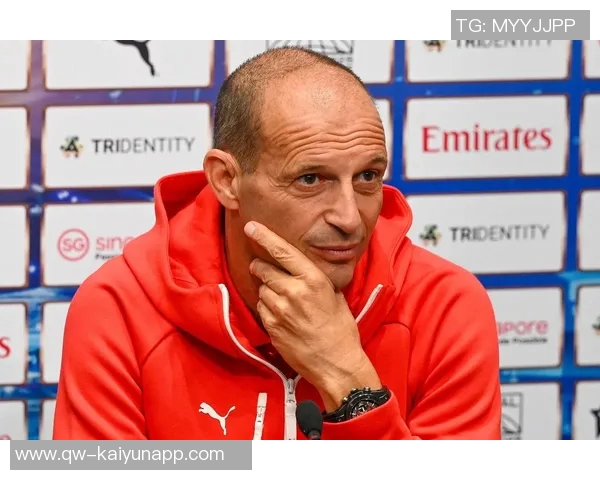 米兰2526赛季全家福揭晓阿莱格里与莫德里奇同框引发热议