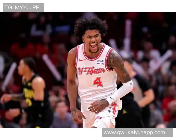 杰伦格林谈球队默契:迅速融入阵容展现出色配合能力 杰伦格林谈球队默契:迅速融入阵容展现出色配合能力