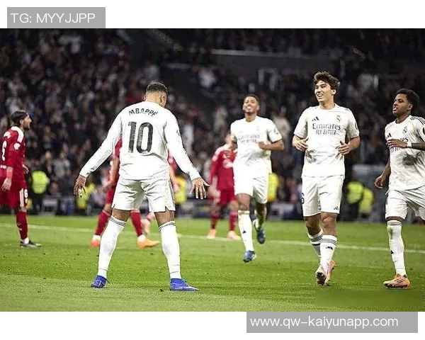 水晶宫追逐19岁荷兰新星斯米特面临曼联皇马强劲竞争