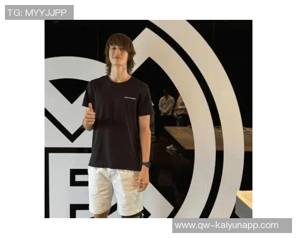 多特和尤文等多支英超球队关注皇马18岁后卫霍安马丁内斯